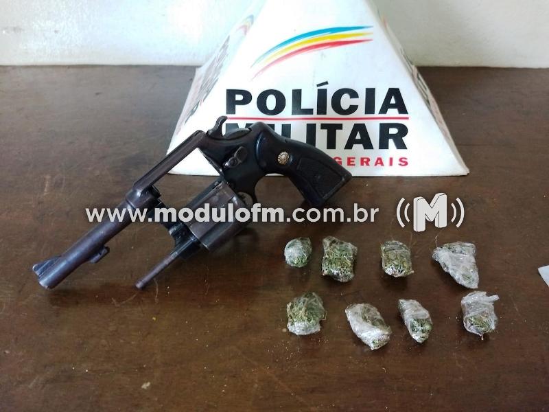 Homem é preso com drogas e arma no Distrito de Salitre de Minas