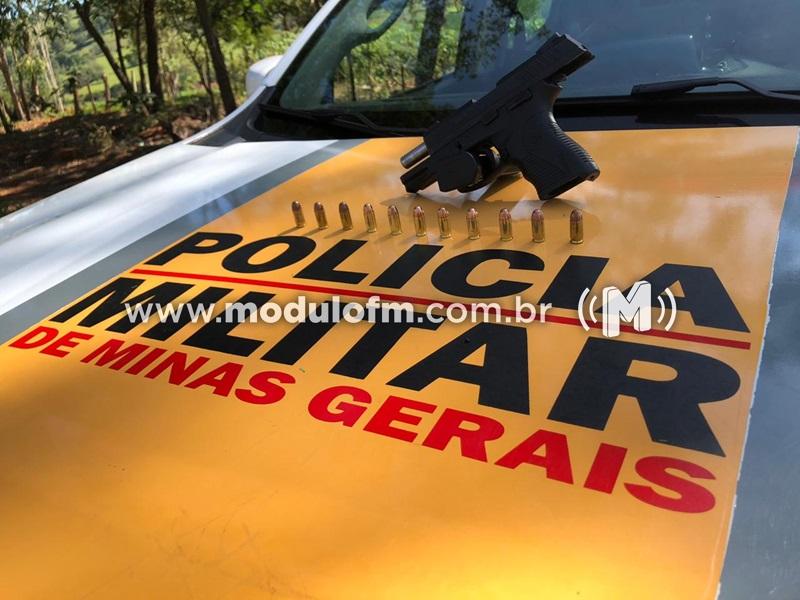 Homem armado com pistola é preso pela Polícia Rodoviária Militar na MG-230