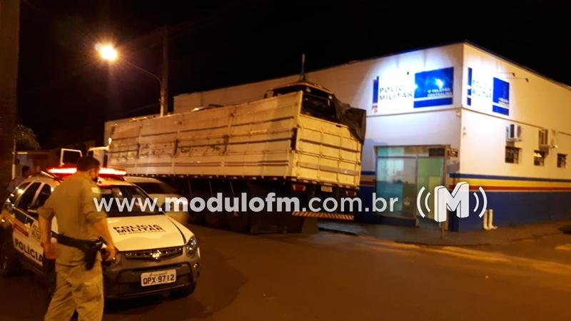 PM de Centralina prende motorista e recupera tratores roubados em Patrocínio