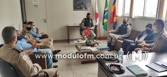 Comando do 46º BPM realiza reunião com representante do Ministério Público, Secretária de Assistência Social e Diretor da PDEFT