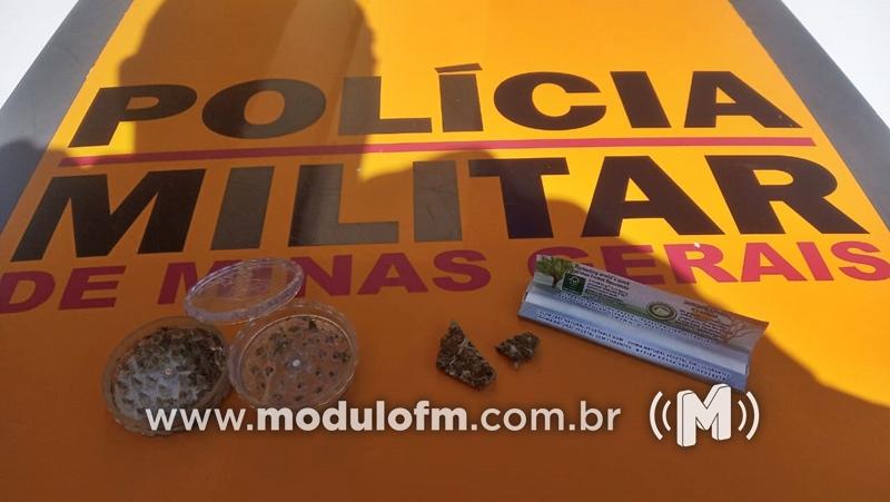 Polícia Militar Rodoviária prende motorista com droga na MG-230