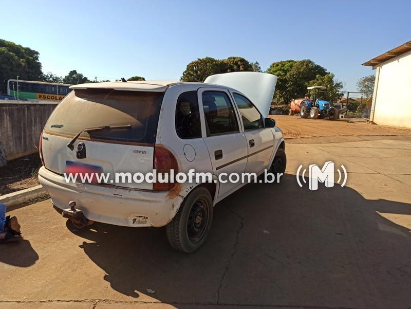 Veículo adulterado é apreendido durante vistoria de transferência de propriedade em Cruzeiro da Fortaleza