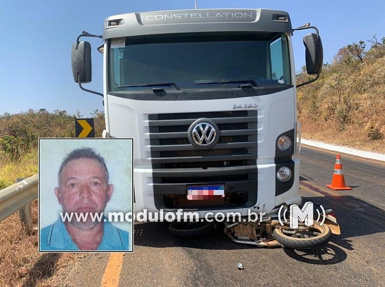 Motociclista morre após colisão frontal com caminhão na MG-230 em Serra do Salitre