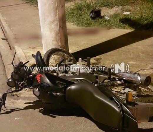 Homem morre após colidir com motocicleta em poste