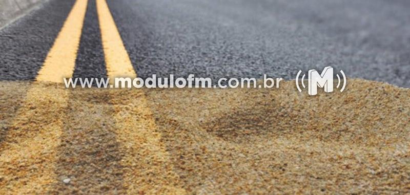 Areia sobre o asfalto provoca acidente com motociclista em Patrocínio