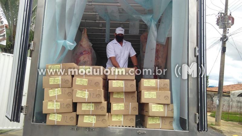 Conselho da Comunidade da Execução Penal do TJMG repassa 500 kg de carne à Casa do Idoso