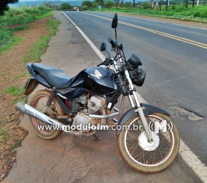 Moto furtada há 1 ano em Uberlândia é recuperada pela polícia durante fiscalização na MG-230