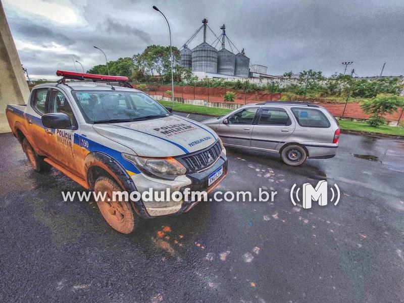Patrulha Rural recupera veículo furtado e prende homem por receptação em Macaúbas de Cima