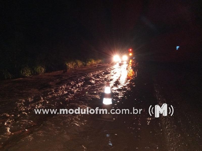Imagem 3 do post Polícia Rodoviária Militar alerta para deslizamentos de terra em rodovias da região