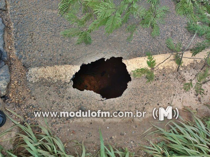 Imagem 1 do post BR-352 entre Coromandel e Abadia dos Dourados é parcialmente interditada devido a buraco na ponte