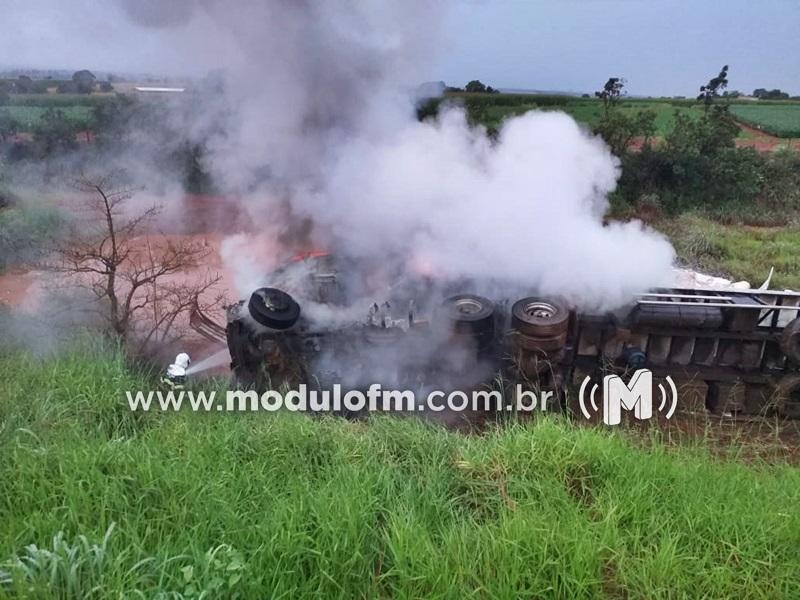 Imagem 6 do post Corpo de motorista desaparecido após acidente na BR-365 é encontrado em açude