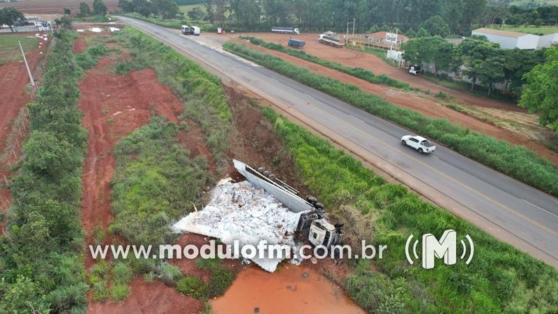 Imagem 2 do post Corpo de motorista desaparecido após acidente na BR-365 é encontrado em açude