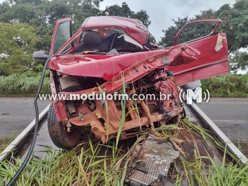 Imagem 3 do post Idoso morre ao ter carro atingido por caminhão em Monte Carmelo