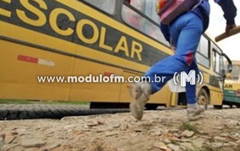 Criança é atropelada ao descer de ônibus escolar em Patrocínio