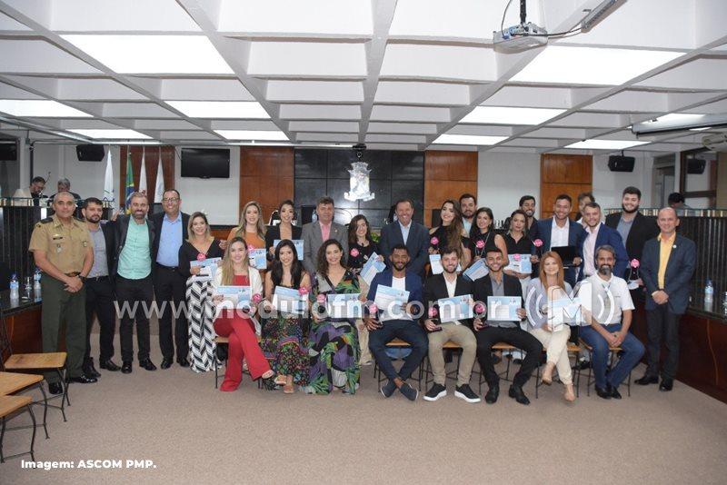 Dezoito jovens patrocinenses foram homenageados no 1º Troféu Jovem Empreendedor 2022