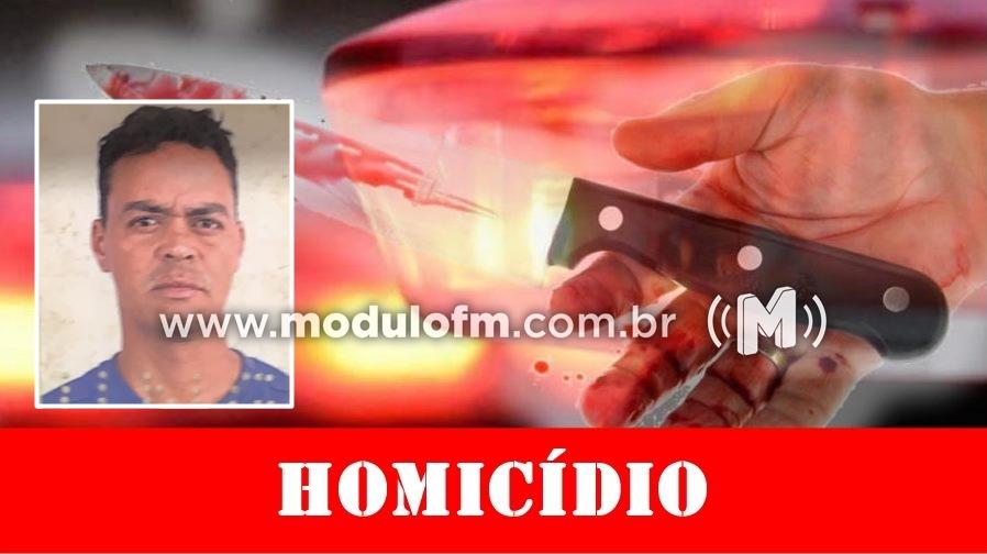 Homem xinga mãe de desafeto e é morto a facada em Monte Carmelo