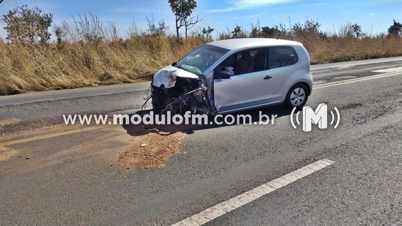 Imagem 3 do post Colisão frontal entre dois carros deixa feridos na BR-365 em Patrocínio