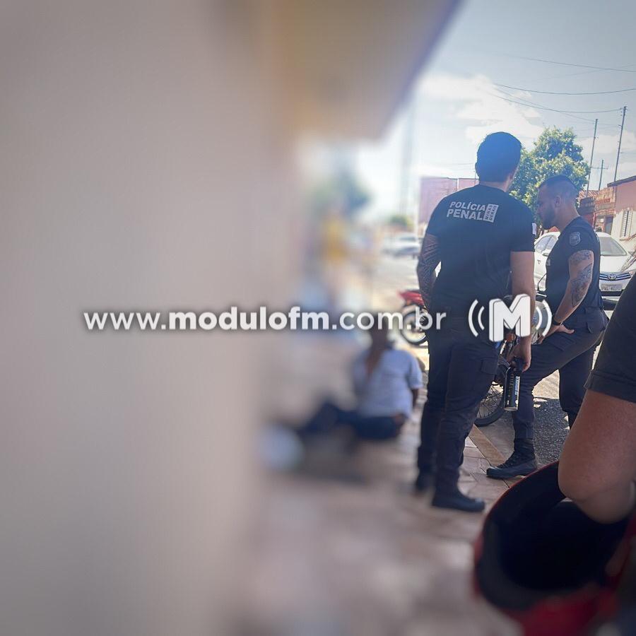 Imagem 2 do post Mulher é esfaqueada na porta de escola em Monte Carmelo