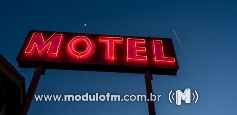 Noite em motel entre dois homens e uma mulher termina na delegacia em Patrocínio
