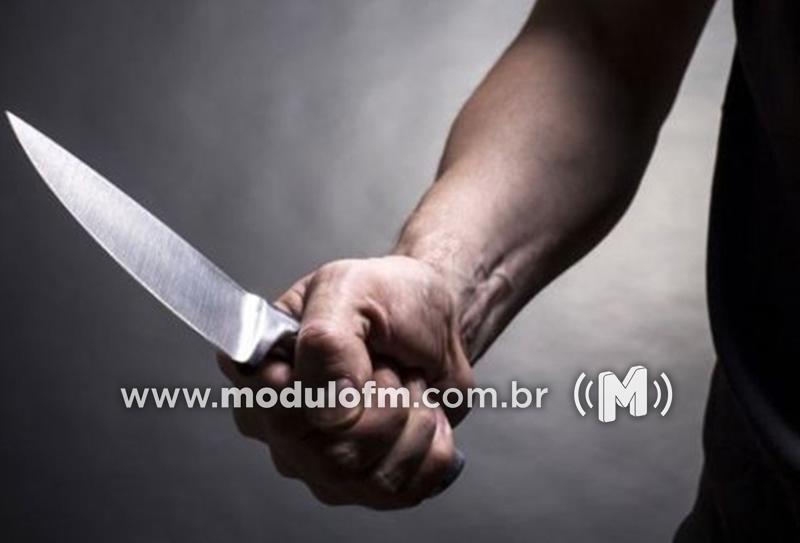 Homem ameaça ex-mulher com faca e furta vídeo game do filho em Patrocínio