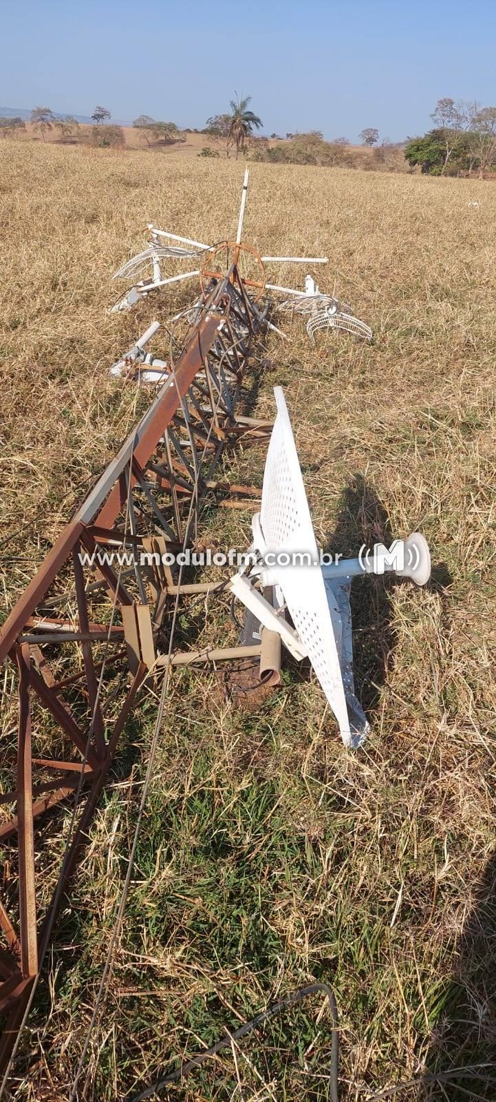 Imagem 1 do post Vândalos destroem torre de provedor de internet na Comunidade de Santo Antônio do Quebranzol
