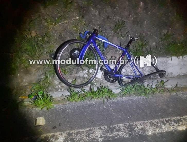 Imagem 2 do post Ciclista morre e outro fica ferido ao serem atingidos por veículo na BR-146 em Serra do Salitre