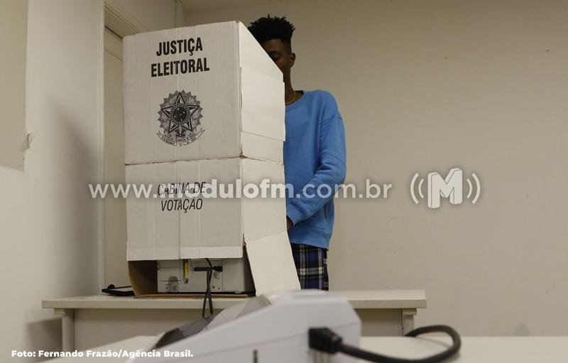Eleitores que não votaram no primeiro turno podem votar no segundo