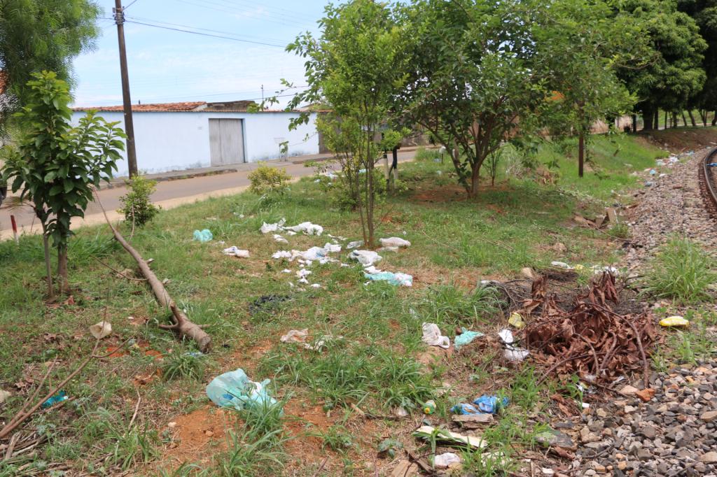 Imagem 16 do post Moradores fazem denúncia e cobram providência por descarte irregular de lixo em Patrocínio