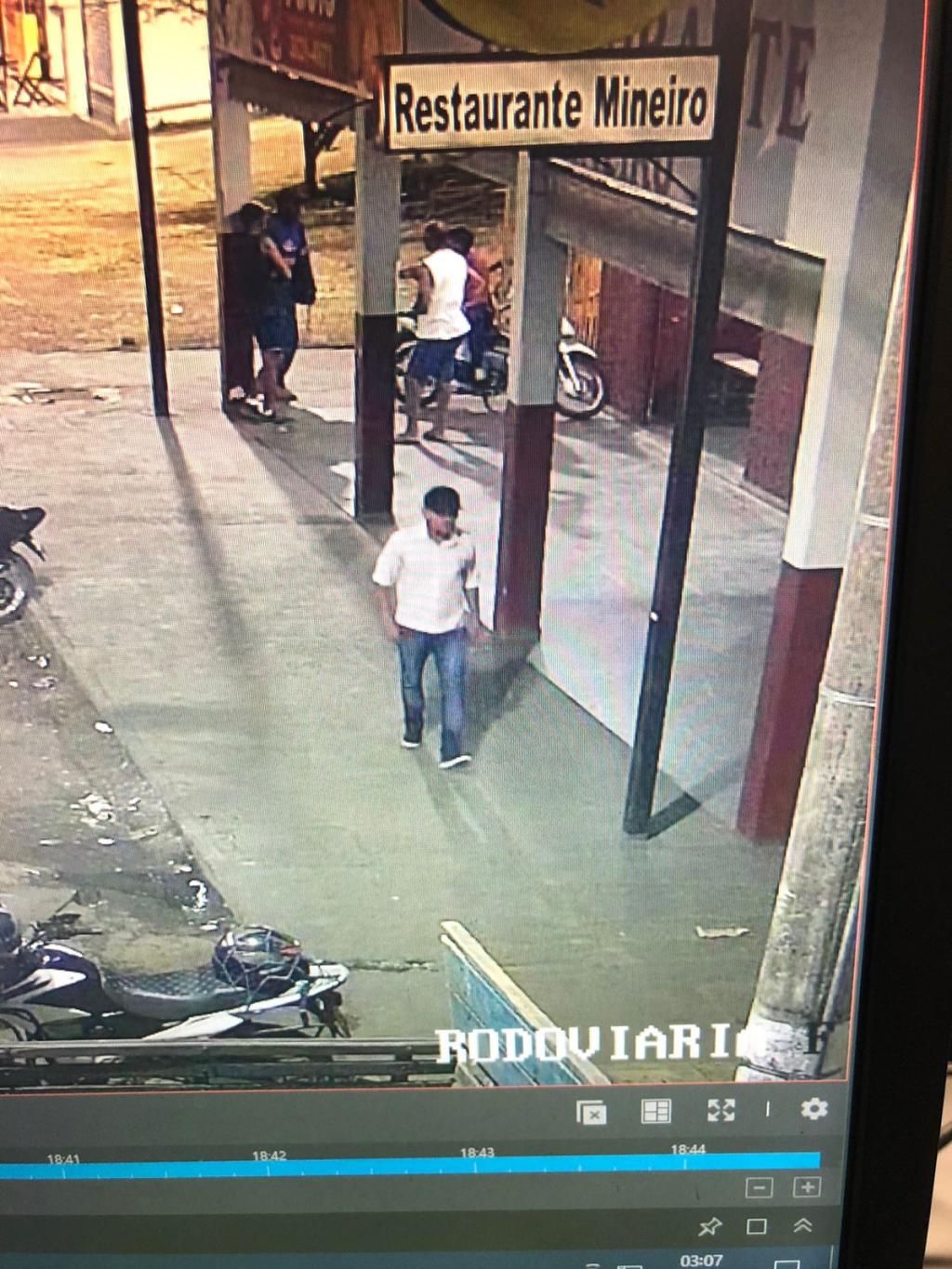 Imagem 1 do post Mulher tem arma apontada para a cabeça, é agredida e jogada para fora de veículo em movimento durante roubo em Patrocínio