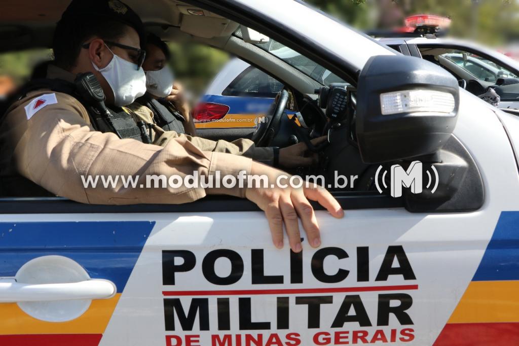 PM intercepta veículo em Guimarânia que buscaria drogas em Patos de Minas