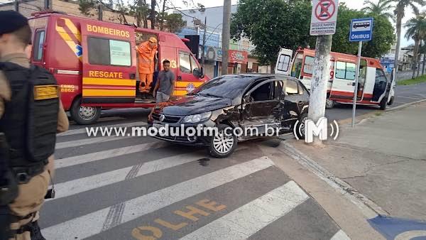 Imagem 2 do post Colisão entre veículos deixa dois feridos em Patrocínio