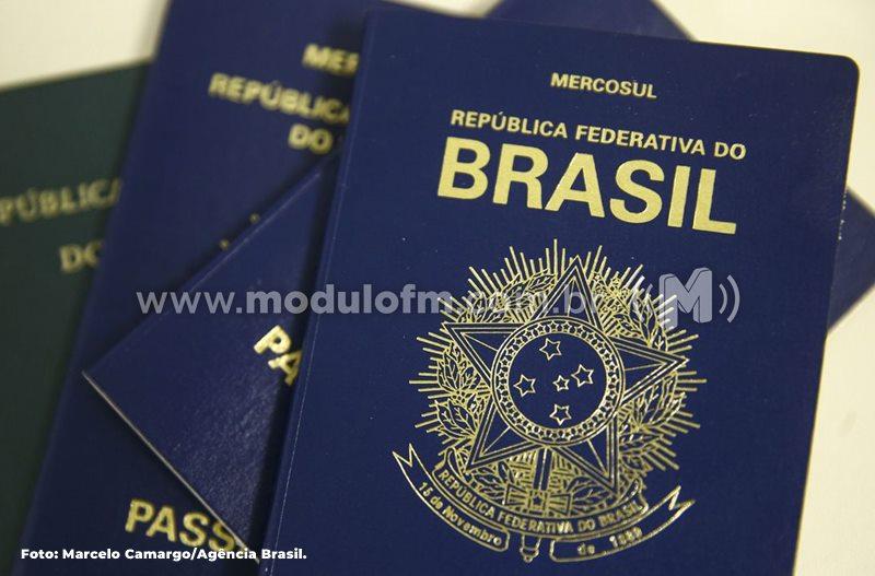 PF vai suspender emissão de novos passaportes por falta...