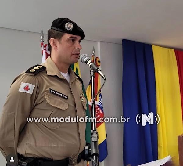Imagem 3 do post Policiais militares, servidores civis e colaboradores são condecorados em solenidade promovida pelo 46° BPM em Patrocínio