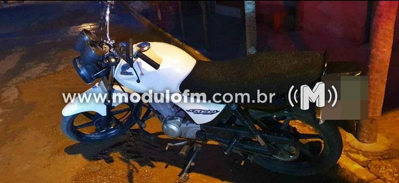 Moto furtada em Grupiara é recuperada pela polícia durante fiscalização em Coromandel