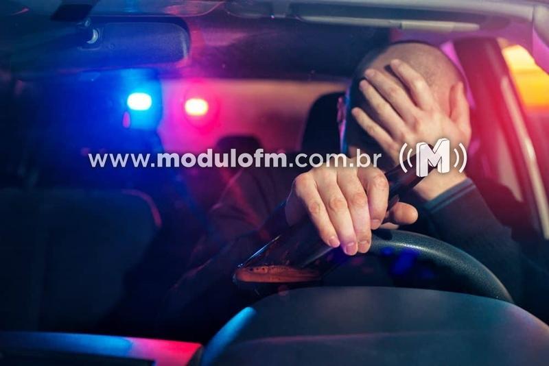 Motorista é preso por embriaguez ao chamar atenção em veículo rebaixado e alta velocidade em Patrocínio