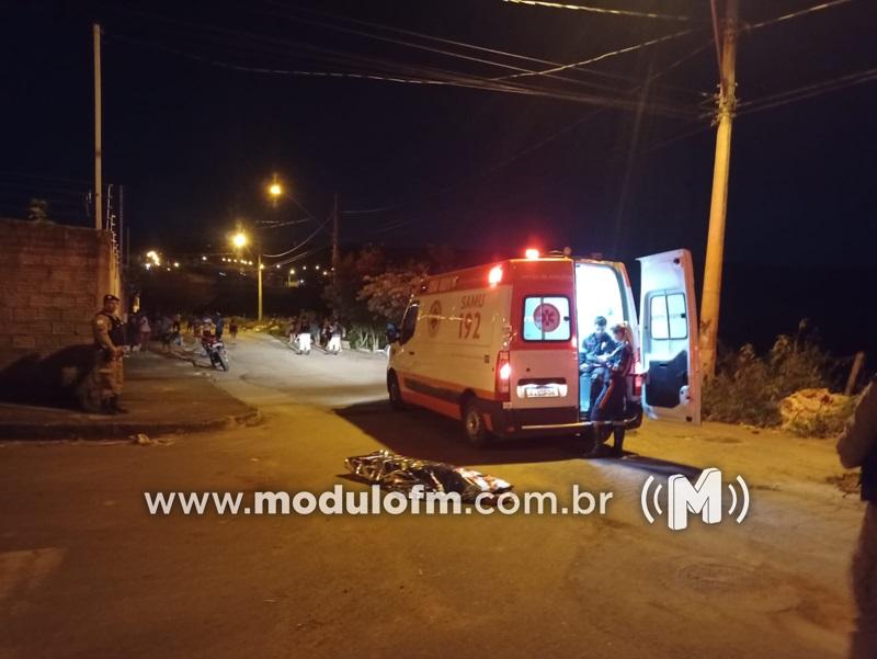 Imagem 1 do post Jovem é morta a tiros e namorado fica ferido após serem surpreendidos por dupla em moto em Patos de Minas