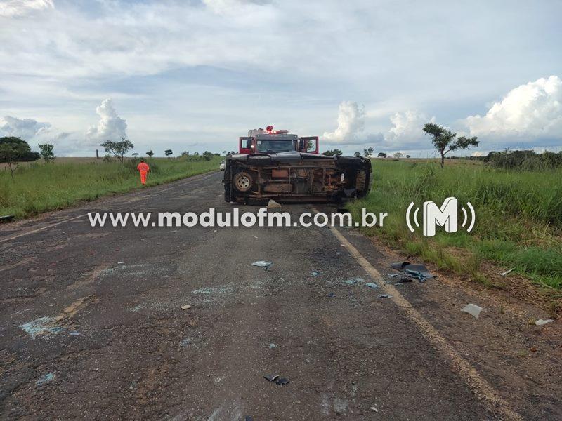Imagem 2 do post Mulher é entubada em UTI após sofrer grave acidente com caminhonete na MGC-462 em Patrocínio