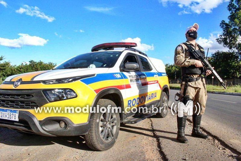 Motorista parado em fiscalização é flagrado com drogas na BR-146 em Serra do Salitre
