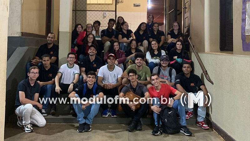 Alunos do IFTM Patrocínio realizam projeto de extensão Maria da Penha Vai à Escola