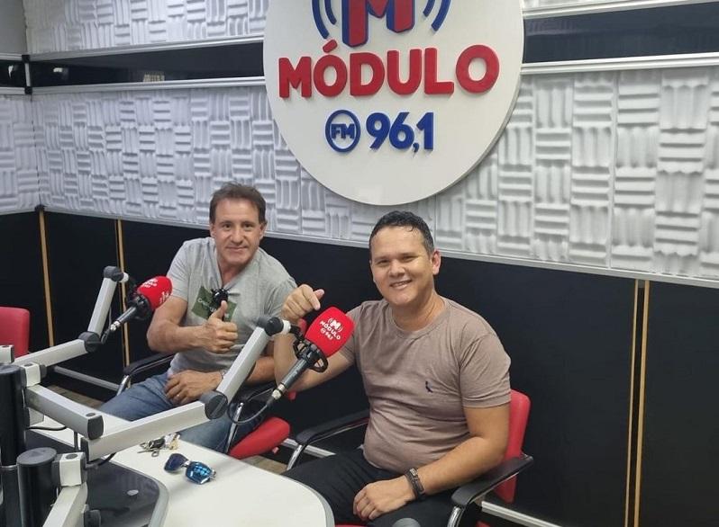 Dupla Adalto & Adriano destaca novo sucesso “Rainha do Instagram” e realiza sorteio de promoção na Módulo FM