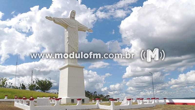 Vereador solicita instalação de placa iluminada com os dizeres “Eu amo o Cristo de Patrocínio” na Serra do Cruzeiro