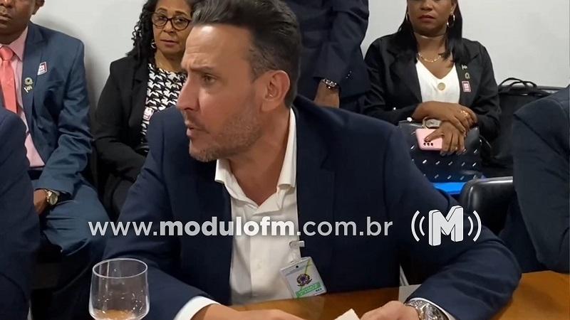 Vereador vai a Brasília e critica fala de Panxita sobre casas populares: “conversa politiqueira”