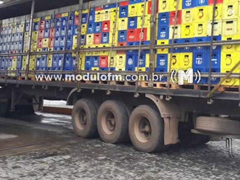 Caminhão carregado de bebidas é furtado em Patrocínio