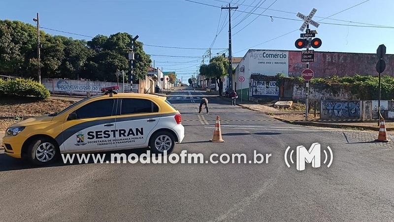 Cruzamento da Presidente Vargas com avenida Benedito Romão de Melo fica interditado para obras na ferrovia