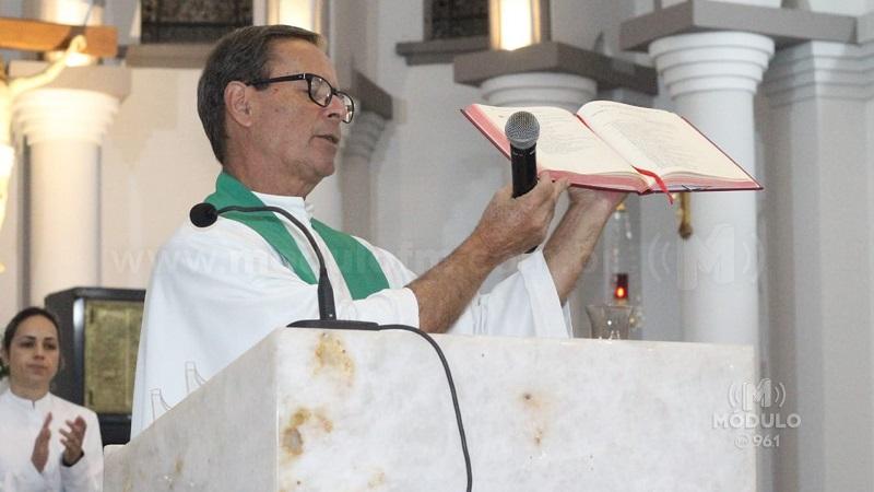 Padre Pedro César Lopes celebra 45 anos de Ordenação Sacerdotal