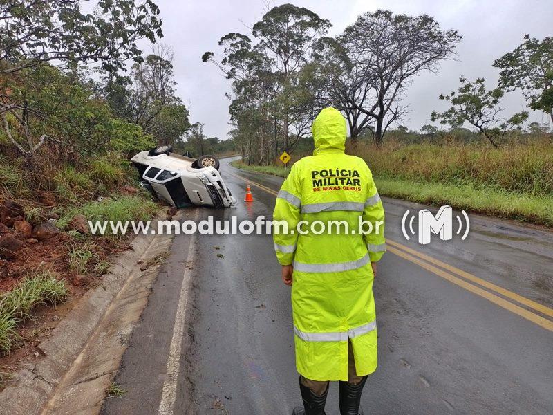 Polícia Militar Rodoviária alerta motoristas sobre os riscos de acidentes em razão das chuvas na região de Patrocínio