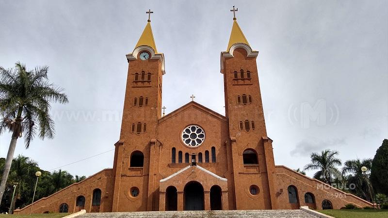 Santuário Basílica de Nossa Senhora da Abadia realiza 1ª Romaria dos Caminhoneiros