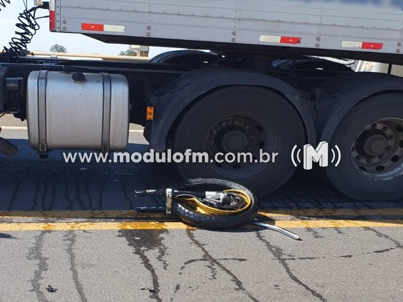 Trágico acidente tira a vida de motociclista após colisão com carreta na BR-146 em Brejo Bonito