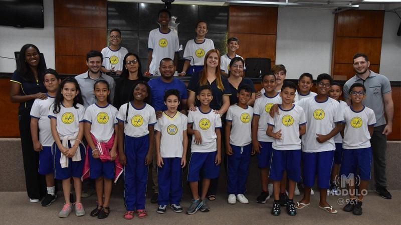 Câmara Municipal recebe visita de alunos da Escola Municipal Líbia Lassi Lopes