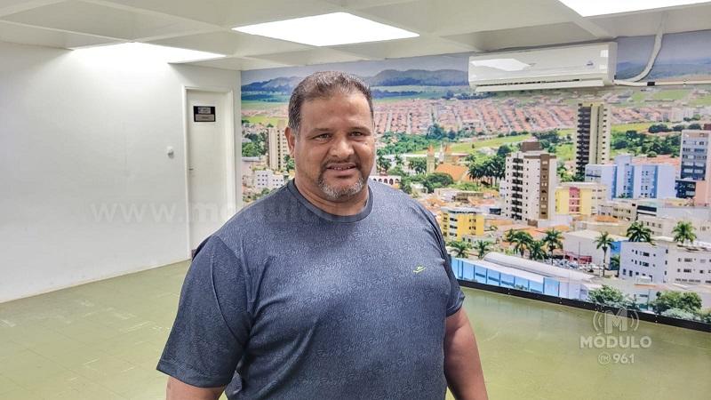 Vereador celebra inauguração de espaço de convivência no bairro Serra Negra